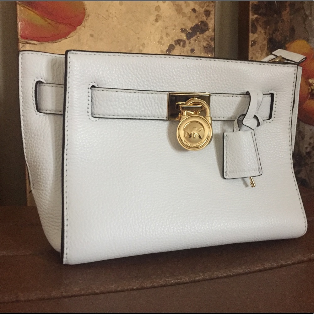 MK Hamilton Traveler in White Pebbled Leather